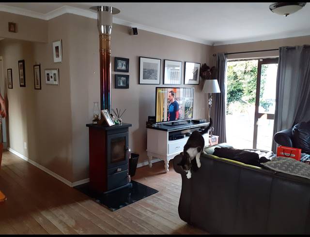 3 BEDROOM HOUSE SOLD IN TABLE VIEW